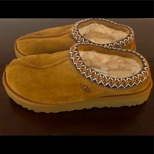 UGG Chestnut Tasman Slippers / Boot